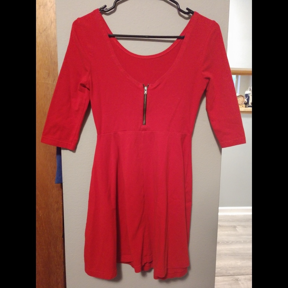 Express Dress - Picture 3 of 3